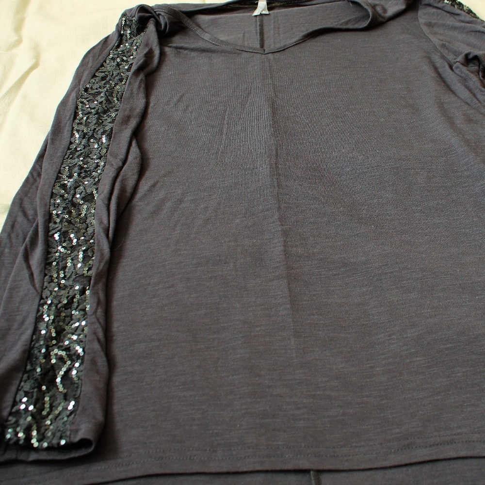 XL Vanity top with Sequin sleeves